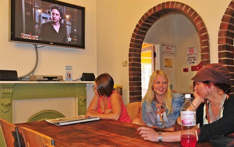 Adelaide Travellers Inn Backpackers Hostel