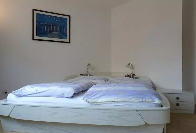 Artist Apartments & Hotel Garni