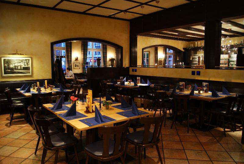 Bed Nbudget Expo Hostel Rooms