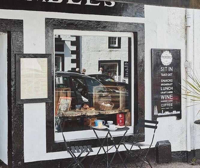 호텔 Brambles Of Inveraray