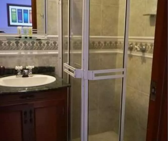 هتل Ayenda 1416 Castellana Real