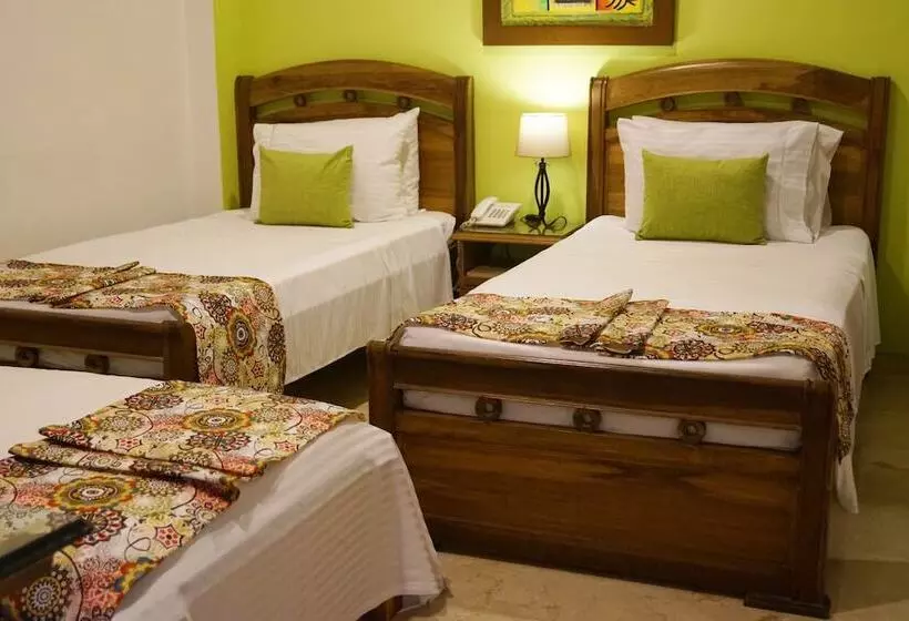 هتل Ayenda 1416 Castellana Real