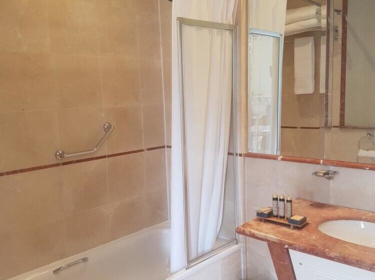 هتل Townhouse On The Green