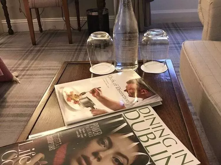 בית מלון כפרי Townhouse On The Green