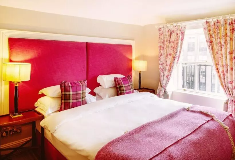 בית מלון כפרי Townhouse On The Green