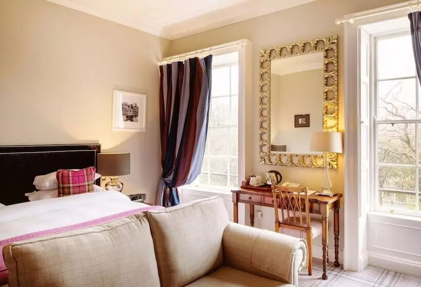 בית מלון כפרי Townhouse On The Green