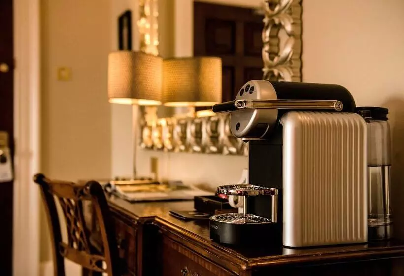 בית מלון כפרי Townhouse On The Green