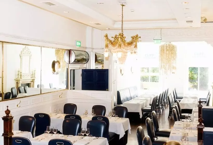 בית מלון כפרי Townhouse On The Green