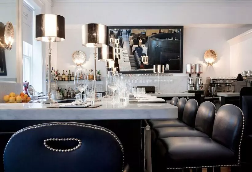 בית מלון כפרי Townhouse On The Green