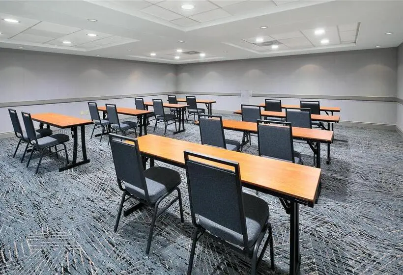ホテル Embassy Suites By Hilton Nashville South Cool Springs