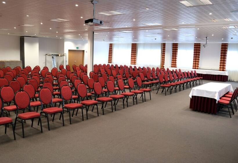 Отель Hamburgwittenburg Van Der Valk