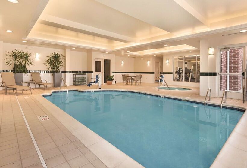 فندق Hilton Garden Inn Akron Canton Airport