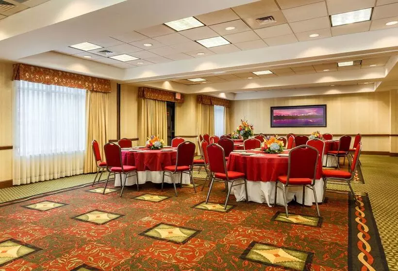 호텔 Hilton Garden Inn Anchorage