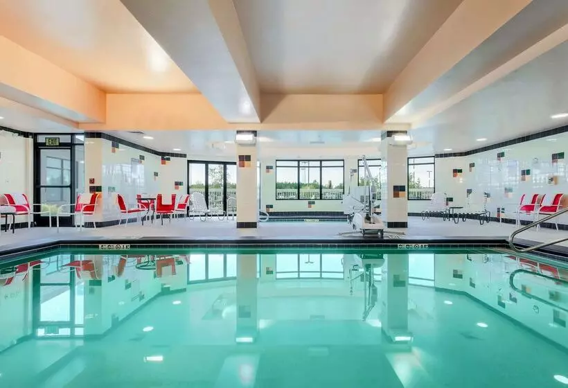 호텔 Hilton Garden Inn Anchorage