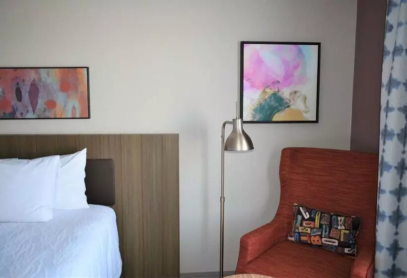 Отель Hilton Garden Inn Oconomowoc