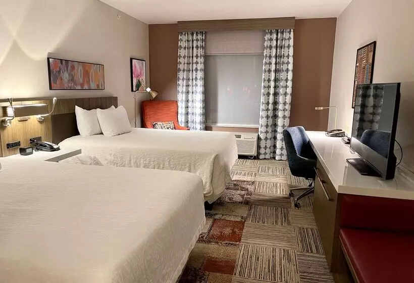 Отель Hilton Garden Inn Oconomowoc