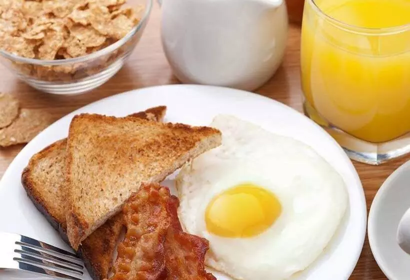 Отель Hilton Garden Inn Oconomowoc