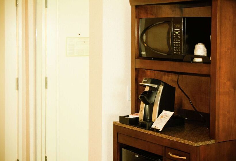 هتل Hilton Garden Inn Redding