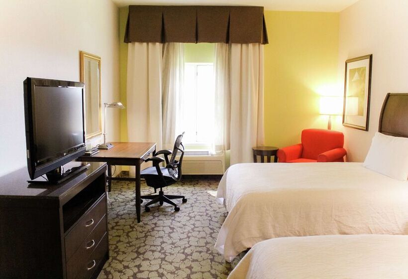 هتل Hilton Garden Inn Redding