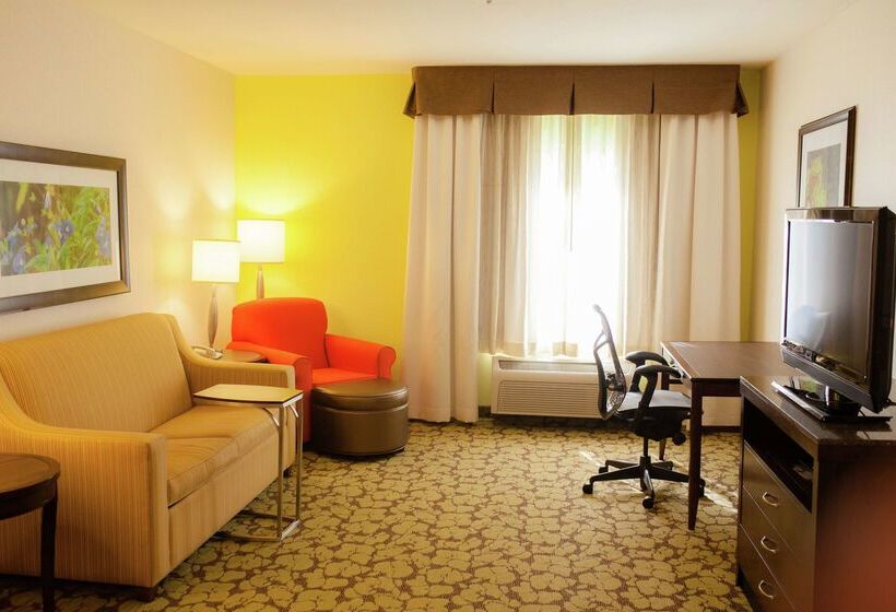 هتل Hilton Garden Inn Redding