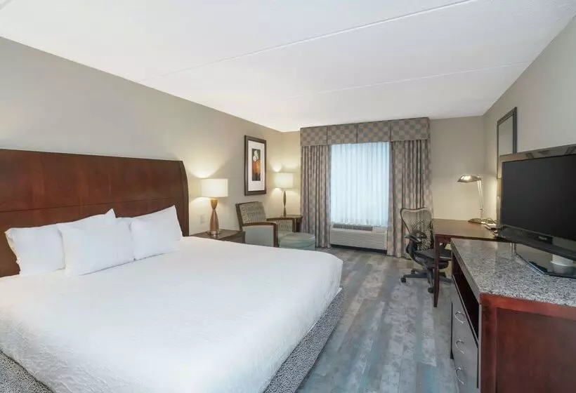 هتل Hilton Garden Inn Richmond Airport