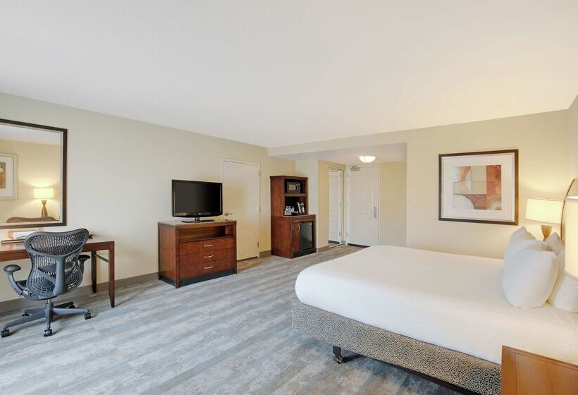 בית מלון כפרי Hilton Garden Inn Richmond Airport