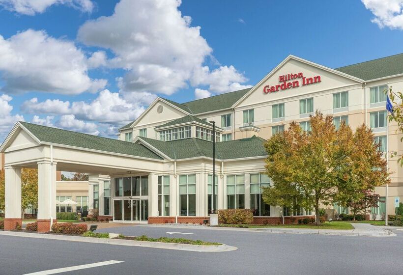 בית מלון כפרי Hilton Garden Inn Richmond Airport