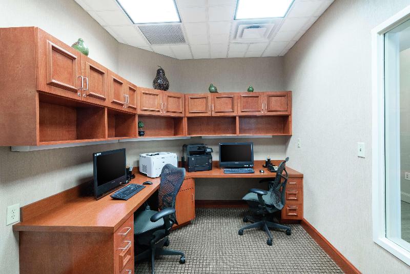 בית מלון כפרי Hilton Garden Inn Richmond Airport