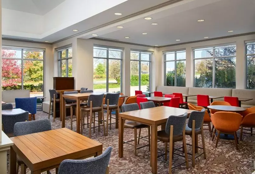 هتل Hilton Garden Inn Schaumburg