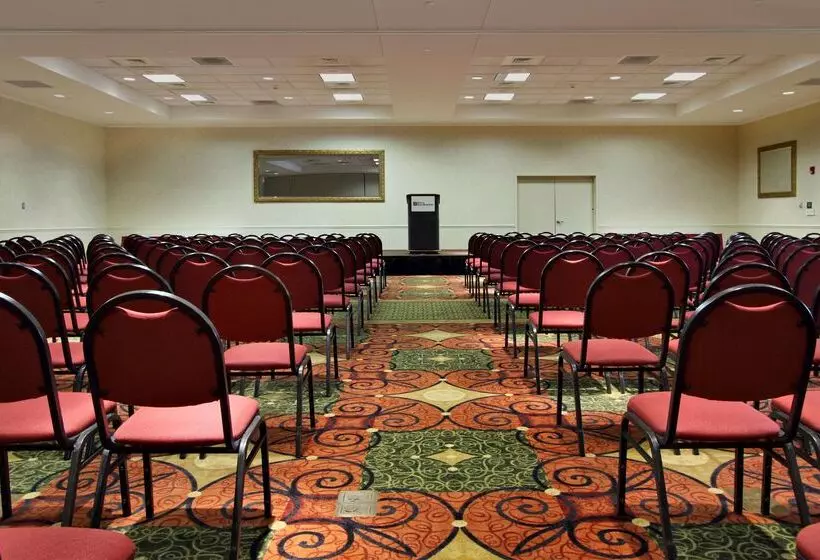 ホテル Hilton Garden Inn St Charles