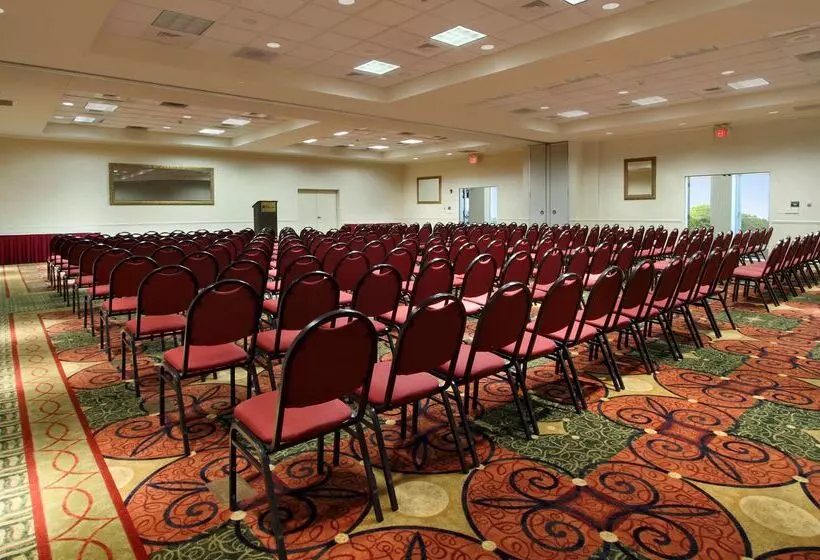 ホテル Hilton Garden Inn St Charles