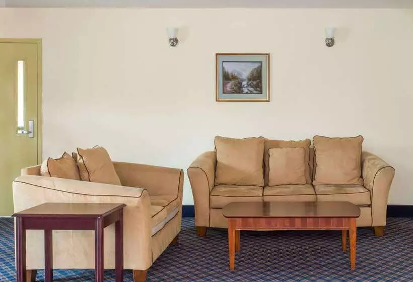 هتل Howard Johnson By Wyndham Houma