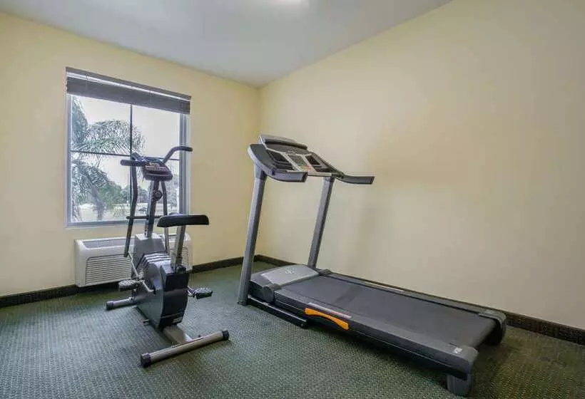 هتل Howard Johnson By Wyndham Houma