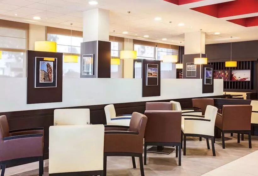 בית מלון כפרי Ibis Ripollet