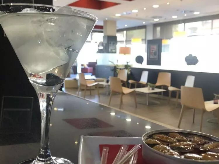 בית מלון כפרי Ibis Ripollet