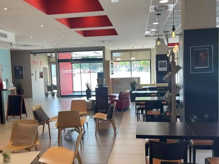 בית מלון כפרי Ibis Ripollet