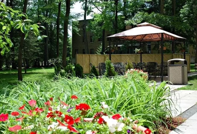 هتل Residence & Conference Centre   Ottawa Downtown