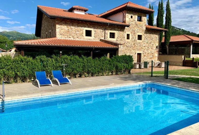 Akla Hotel Suites Valles Pasiegos