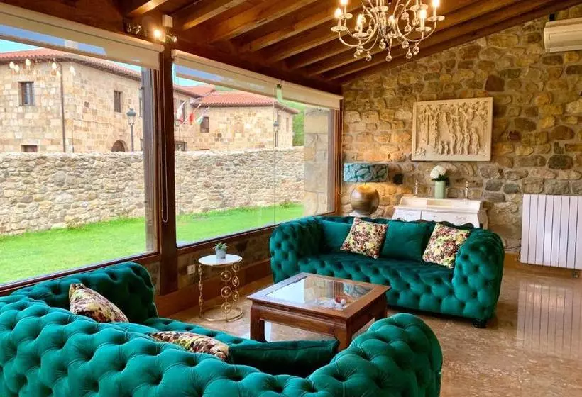 Akla Hotel Suites Valles Pasiegos