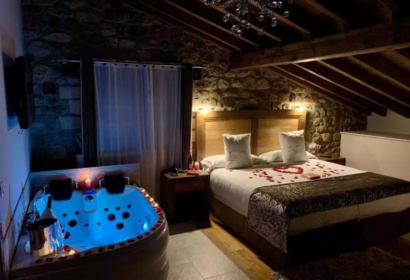 Akla Hotel Suites Valles Pasiegos