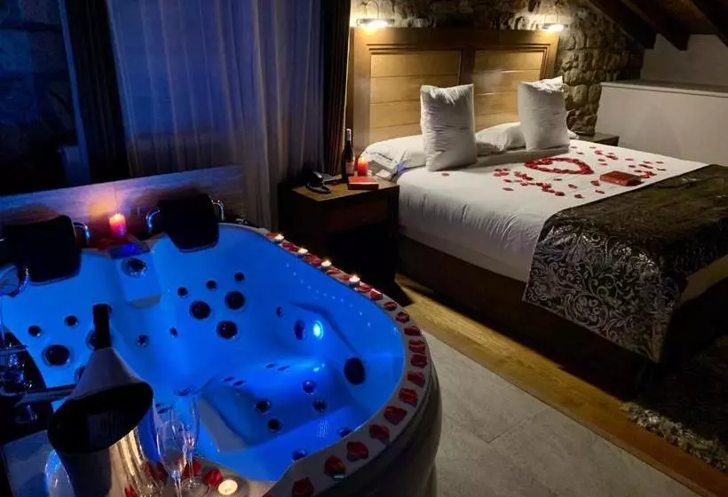 Akla Hotel Suites Valles Pasiegos