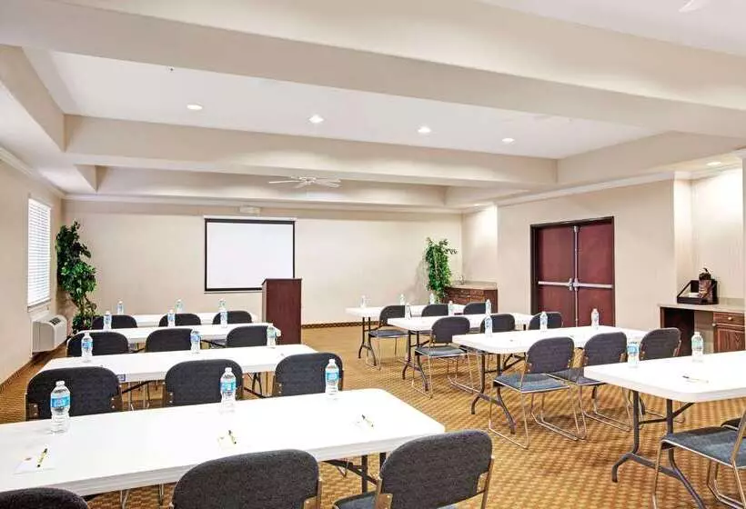 Szálloda Super 8 By Wyndham Iah West/greenspoint