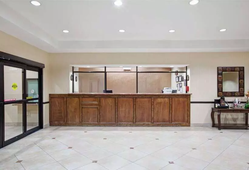 Szálloda Super 8 By Wyndham Iah West/greenspoint