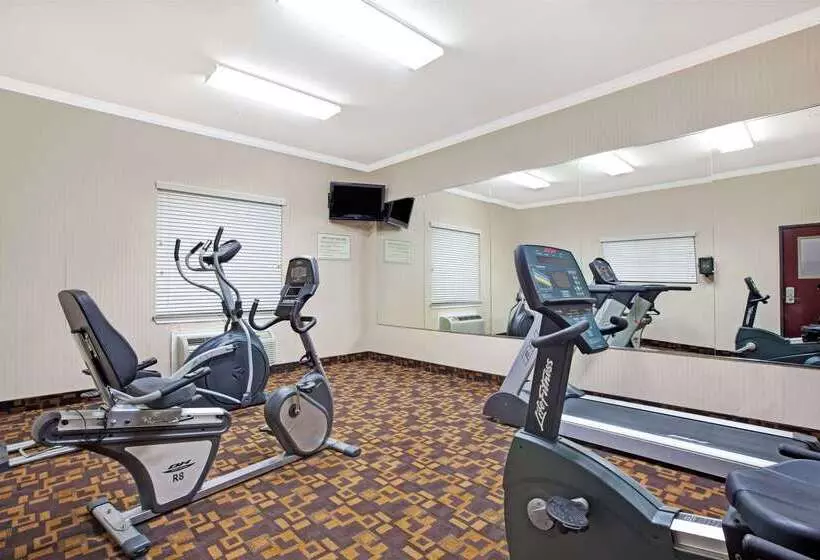 Szálloda Super 8 By Wyndham Iah West/greenspoint