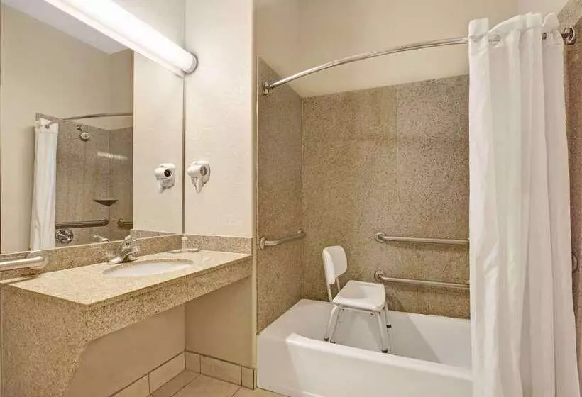 Szálloda Super 8 By Wyndham Iah West/greenspoint