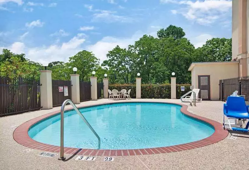 Szálloda Super 8 By Wyndham Iah West/greenspoint