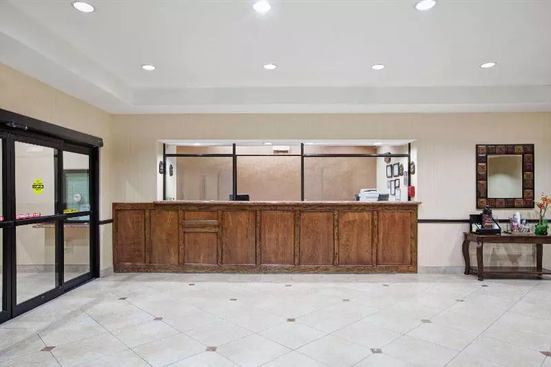 Szálloda Super 8 By Wyndham Iah West/greenspoint