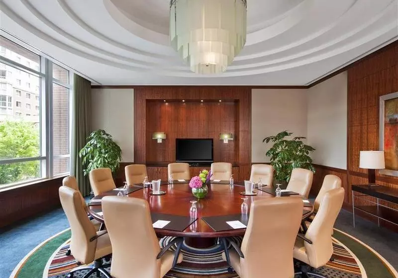 בית מלון כפרי The Westin Alexandria Old Town