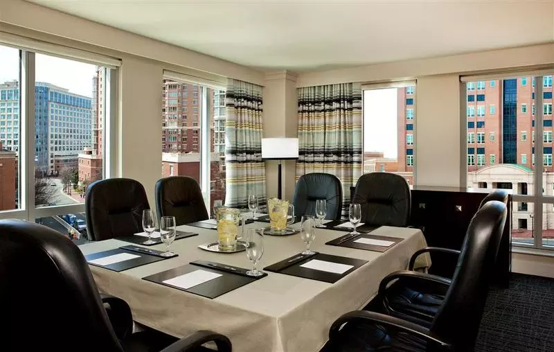 בית מלון כפרי The Westin Alexandria Old Town