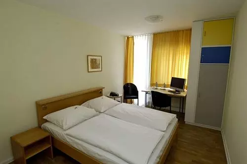 Отель Top Commundo Neuss